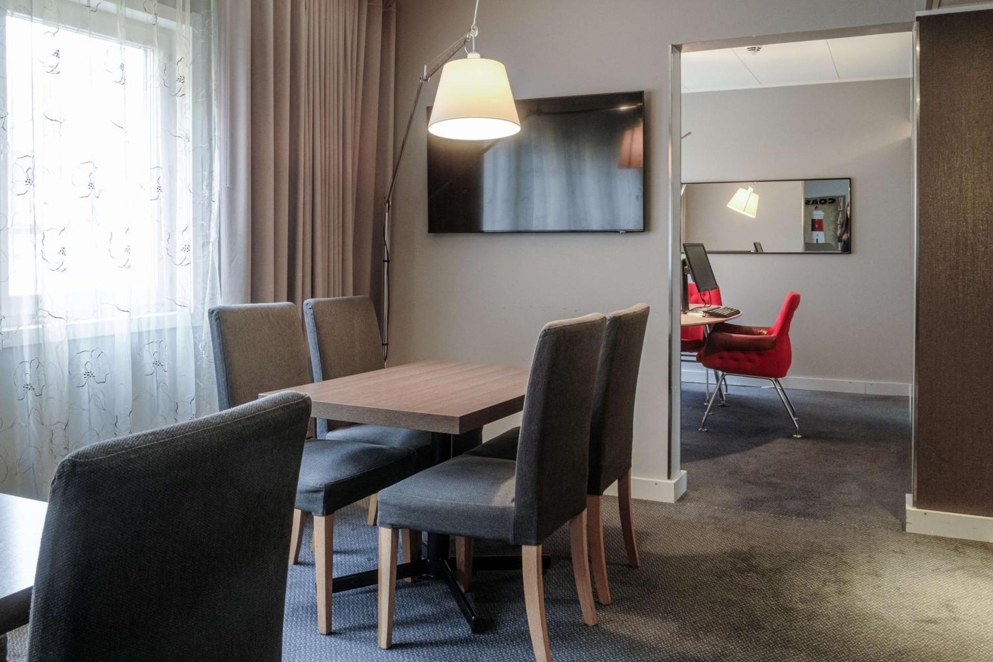 Radisson Blu Arlandia Hotel, Stockholm-arlanda 4*